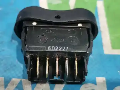 Second-hand car spare part right front power window switch for dacia duster ambiance 4x2 oem iam references 602227  