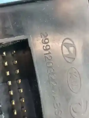 Peça sobressalente para automóvel em segunda mão comandos de alavanca por kia carens iv 1.7 crdi referências oem iam 299120322