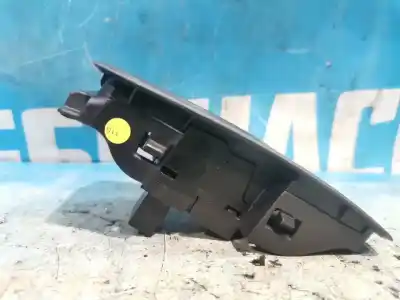 Peça sobressalente para automóvel em segunda mão botão / interruptor elevador vidro traseiro direito por seat ateca (kh7) reference referências oem iam 5g0959855r  