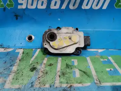 Peça sobressalente para automóvel em segunda mão motor de abertura da comporta de sofagem por renault clio iv limited referências oem iam 6466r330  