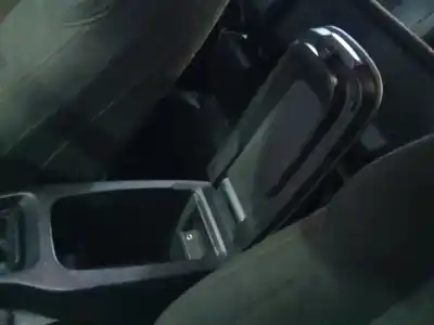 Pezzo di ricambio per auto di seconda mano bracciolo centrale per volvo v40 hatchback (525) d2 riferimenti oem iam   