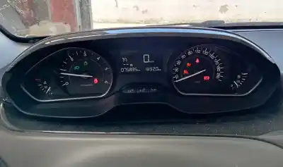 Pièce détachée automobile d'occasion COMPTEUR DE VITESSE TABLEAU DE BORD pour PEUGEOT 208 I (CA_, CC_)  Références OEM IAM 9825986680  