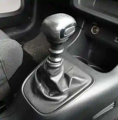 Peça sobressalente para automóvel em segunda mão moldagem por citroen c3 iii (sx) 1.5 bluehdi 100 referências oem iam 