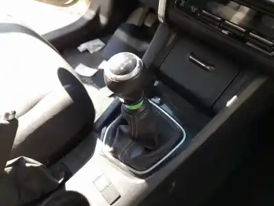 Second-hand car spare part GEAR LEVER for TOYOTA AURIS (_E18_)  OEM IAM references   
