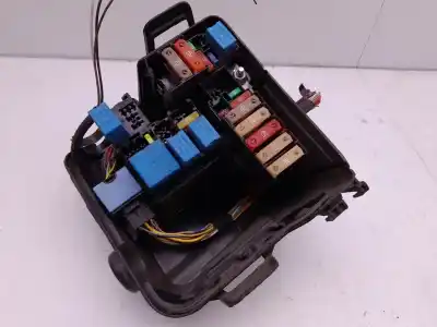 İkinci el araba yedek parçası RÖLE/SIGORTA KUTUSU için RENAULT CAPTUR I (J5_, H5_)  OEM IAM referansları 243804185R  