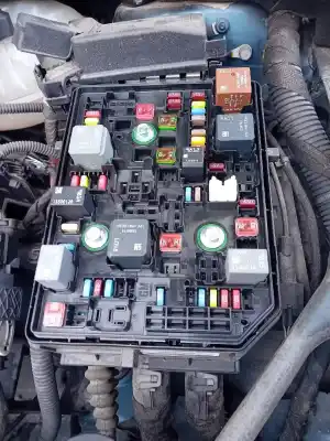 Pezzo di ricambio per auto di seconda mano scatola relè/fusibili per opel astra k (b16) 1.6 cdti (68) riferimenti oem iam 39019198