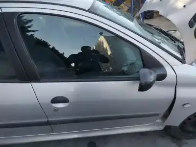 Автозапчасти б/у дверь передняя правая за PEUGEOT 206 HATCHBACK (2A/C) 1.1 i ссылки OEM IAM   