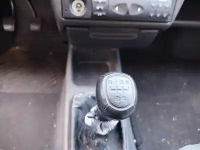 Peça sobressalente para automóvel em segunda mão interruptor 4 piscas - emergência por bmw 1 (e81) gasóleo 2010 3p referências oem iam 5 velocidades