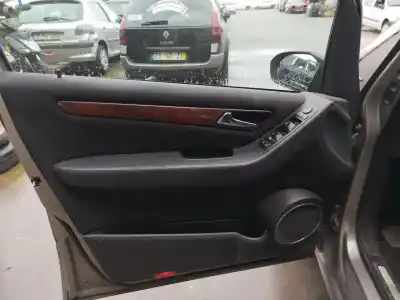 Gebrauchtes Autoersatzteil LINKE VORDERTÜRVERKLEIDUNG zum MERCEDES A-CLASS (W169) A 180 CDI (169.007. 169.307) OEM-IAM-Referenzen   