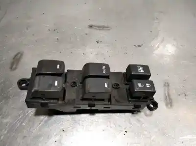 Peça sobressalente para automóvel em segunda mão botão / interruptor elevador vidro dianteiro esquerdo por suzuki sx4 gl referências oem iam 61m00686