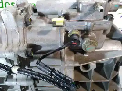 Second-hand car spare part gearbox for ssangyong actyon 200 xdi oem iam references mad2080900372 5 velocidades 