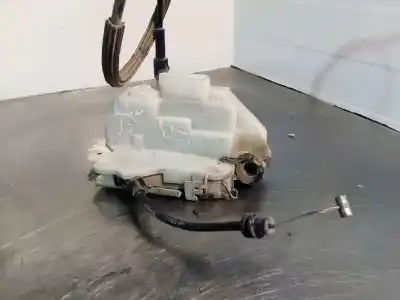 Second-hand car spare part left front door lock for citroen c2 x oem iam references   