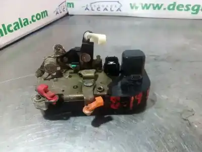 Second-hand car spare part left front door lock for chrysler 300 c 3.0 crd oem iam references 