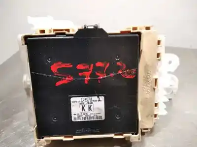 Second-hand car spare part fuse box unit for toyota auris active oem iam references 50122230  8273012x81