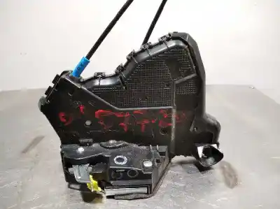 Peça sobressalente para automóvel em segunda mão fechadura da porta dianteira esquerda por toyota auris active referências oem iam 6904002211