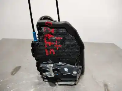 Peça sobressalente para automóvel em segunda mão fechadura da porta traseira esquerda por toyota auris active referências oem iam 6906005051