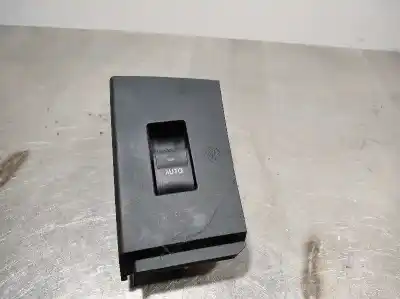 Peça sobressalente para automóvel em segunda mão botão / interruptor elevador vidro traseiro direito por toyota auris active referências oem iam 7427102630