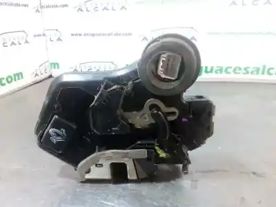 Автозапчастина б/у замок дверей заднього лівого для toyota hilux (kun) double cab 4x4 посилання на oem iam 690600k040  