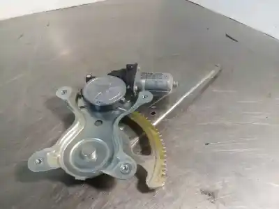 Second-hand car spare part rear left window regulator for toyota hilux (kun) double cab 4x4 oem iam references 857100k020   Second-hand car spare part rear left window regulator for toyota hilux (kun) double cab 4x4 oem iam references 857100k020