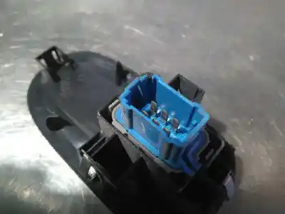 Second-hand car spare part right front power window switch for renault kangoo dynamique oem iam references   