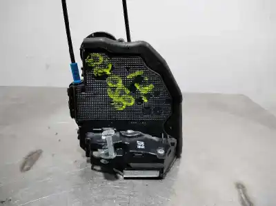 Second-hand car spare part rear left door lock for toyota auris active oem iam references 