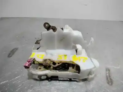 Peça sobressalente para automóvel em segunda mão fechadura da porta dianteira esquerda por subaru impreza g11 (gd/gg) 2.0r se referências oem iam 61031fe011