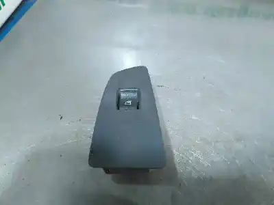 Second-hand car spare part right front power window switch for bmw serie 1 berlina (e81/e87) 120d oem iam references 