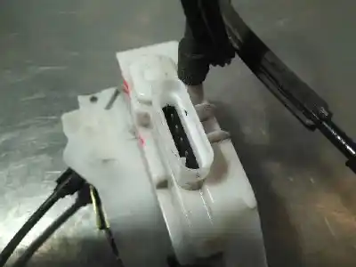 Second-hand car spare part left front door lock for citroen c2 x oem iam references   