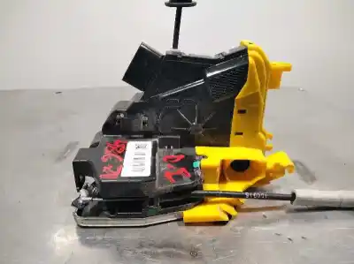 Second-hand car spare part left front door lock for kia cee´d drive oem iam references 81310a2300