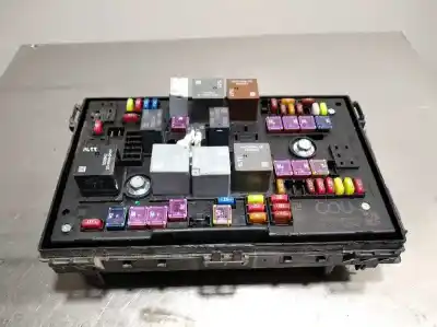 Second-hand car spare part fuse box unit for opel zafira tourer selective oem iam references 39065972  