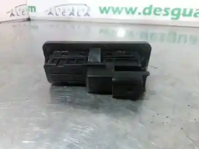 Second-hand car spare part tailgate button for citroen c3 feel edition oem iam references 9676237080  