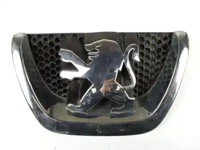 Second-hand car spare part central bumper grille for peugeot partner (s2) 1.6 16v hdi cat oem iam references 7810p9  9678108480
