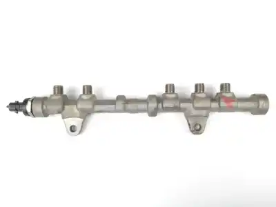 Pezzo di ricambio per auto di seconda mano RAMPA INIETTORI per OPEL CORSA E (X15)  Riferimenti OEM IAM 0445214222  55573331
