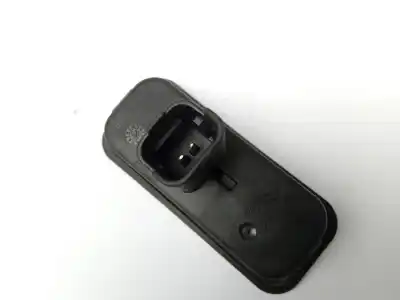 Second-hand car spare part tailgate button for renault captur adventure oem iam references 8200076256  
