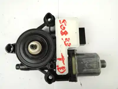 Автозапчастина б/у двигатель заднього правого скла для seat leon st (5f8) * посилання на oem iam 0130822724