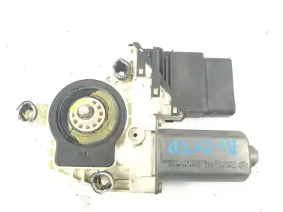 Автозапчастина б/у двигатель заднього правого скла для volkswagen golf iv (1j1) 1.9 tdi посилання на oem iam 1j4839730g   Автозапчастина б/у двигатель заднього правого скла для volkswagen golf iv (1j1) 1.9 tdi посилання на oem iam 1j4839730g