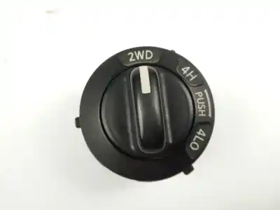 Recambio de automóvil de segunda mano de boton 4x4 para nissan np300 navara (d40) 2.5 dci 4wd referencias oem iam 25536ea005  