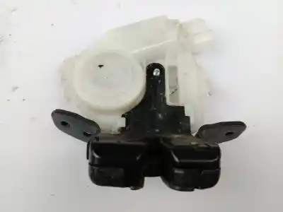 Second-hand car spare part trunk lock for toyota auris (_e18_) 2.0 d-4d (ade186_) oem iam references 6935002090