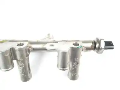 Автозапчастина б/у рампа инжектора для peugeot 208 ii (ub_, up_, uw_, uj_) 1.2 puretech 100 посилання на oem iam 9811353880  