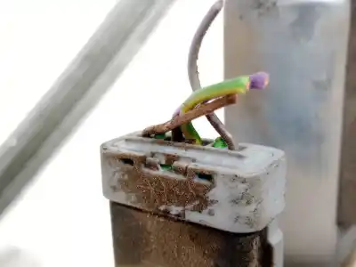 Second-hand car spare part passenger side right window regulator for citroen c2 (jm_) 1.4 hdi oem iam references 9222x2  