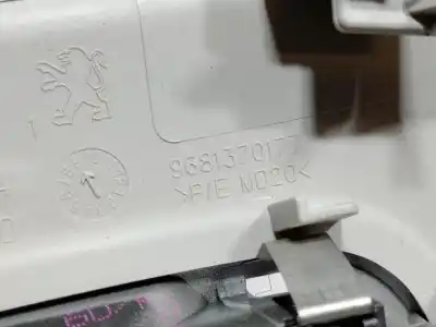 Автозапчастина б/у внутрішне світло для peugeot 3008 suv (mc_, mr_, mj_, m4_) 1.6 bluehdi 120 посилання на oem iam 9681370177  