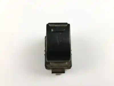 Second-hand car spare part rear left power window switch for toyota hilux vii pick-up (_n1_, _n2_, _n3_) 2.5 d 4wd (kun25) oem iam references  Second-hand car spare part rear left power window switch for toyota hilux vii pick-up (_n1_, _n2_, _n3_) 2.5 d 4wd (kun25) oem iam references