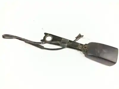 Second-hand car spare part left front seat belt buckle for toyota hilux vii pick-up (_n1_, _n2_, _n3_) 2.5 d 4wd (kun25) oem iam references 732300k020b0 Second-hand car spare part left front seat belt buckle for toyota hilux vii pick-up (_n1_, _n2_, _n3_) 2.5 d 4wd (kun25) oem iam references 732300k020b0