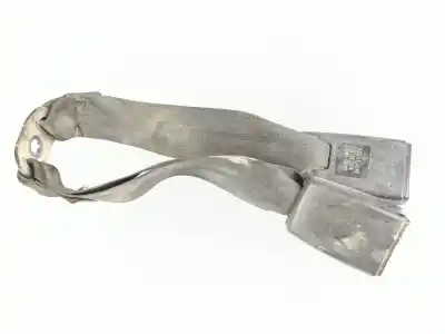 Recambio de automóvil de segunda mano de BROCHE CINTURON TRASERO CENTRAL para TOYOTA HILUX VII PICK-UP (_N1_, _N2_, _N3_) 2.5 D 4WD (KUN25) referencias OEM IAM 733900K190B0  