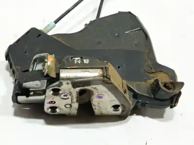Second-hand car spare part left front door lock for toyota hilux vii pick-up (_n1_, _n2_, _n3_) 2.5 d 4wd (kun25) oem iam references 690400k070   Second-hand car spare part left front door lock for toyota hilux vii pick-up (_n1_, _n2_, _n3_) 2.5 d 4wd (kun25) oem iam references 690400k070