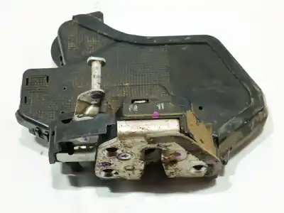 Second-hand car spare part rear left door lock for toyota hilux vii pick-up (_n1_, _n2_, _n3_) 2.5 d 4wd (kun25) oem iam references 690600k040   Second-hand car spare part rear left door lock for toyota hilux vii pick-up (_n1_, _n2_, _n3_) 2.5 d 4wd (kun25) oem iam references 690600k040