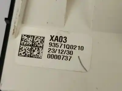 Pièce détachée automobile d'occasion commande de lève vitre avant gauche pour hyundai i20 iii (bc3, bi3) 1.6 t-gdi références oem iam 93571q0210  