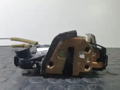 Second-hand car spare part front right door lock for toyota corolla (e12) 2.0 d-4d linea luna berlina oem iam references   