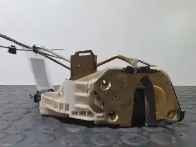 Peça sobressalente para automóvel em segunda mão fechadura da porta dianteira esquerda por nissan terrano terrano.ii (r20) sport referências oem iam 