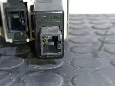 Pezzo di ricambio per auto di seconda mano console centrale per kia sorento 2.5 crdi concept riferimenti oem iam 612w16240  